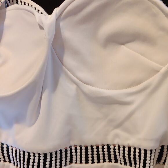 Guess Los Angeles Body Con Dress - Picture 11 of 15